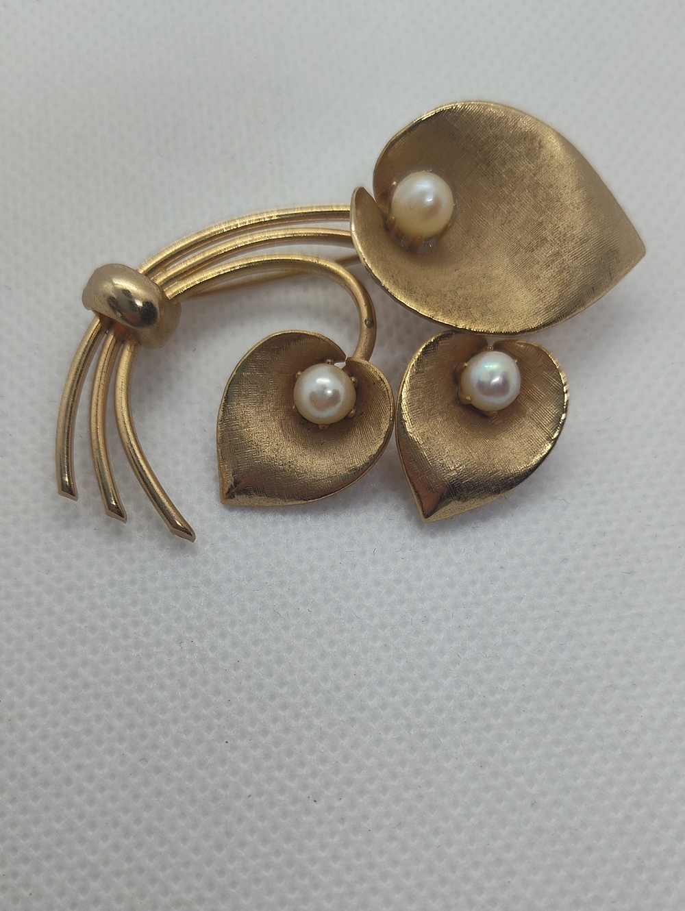 1960s Star Gold-Tone Calla Lily  Brooch with Three Genuine Pearls
